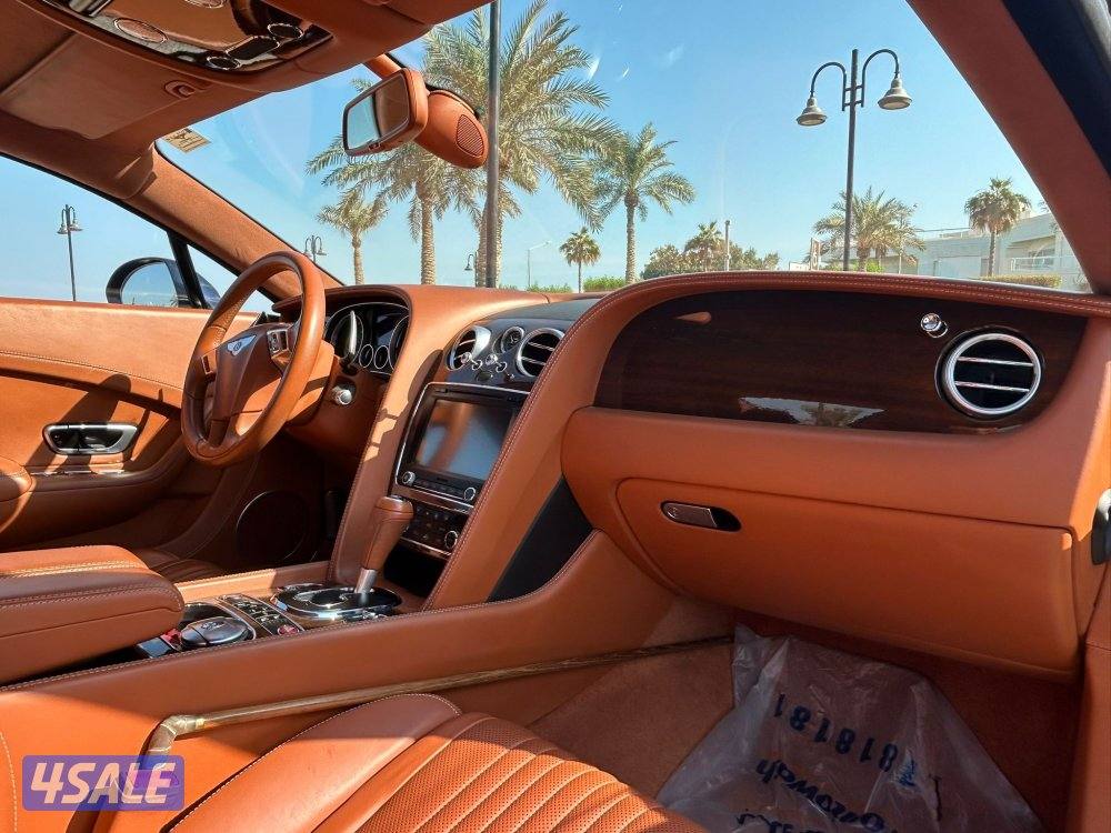 بنتلي GT8
موديل 2016
8 سلندر
عداد: 85 الف12