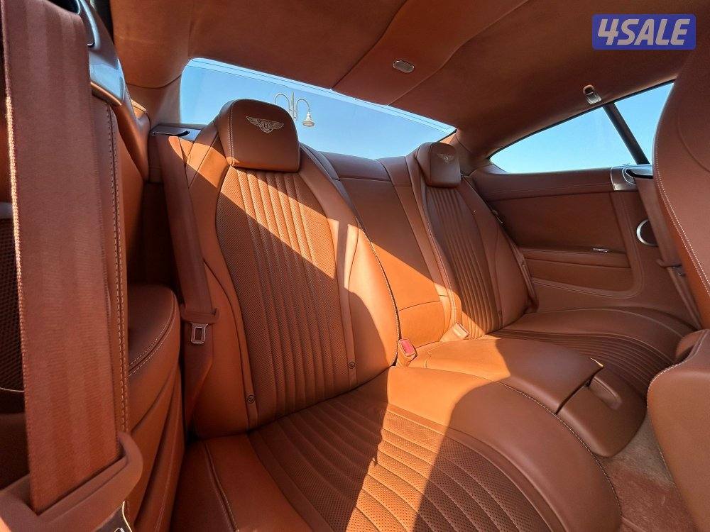 بنتلي GT8
موديل 2016
8 سلندر
عداد: 85 الف15