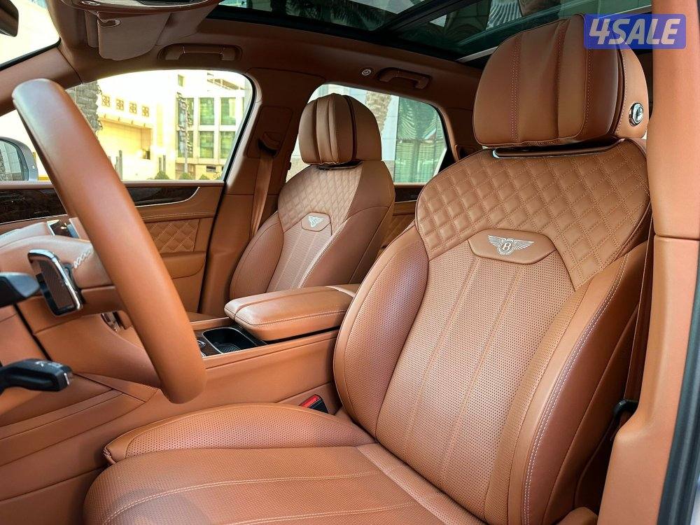 بنتليBENTAYAGA V8 موديل2022 عداد26الف وارد الزياني تحت الكفاله7