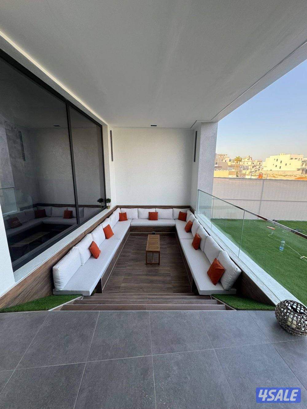 🔥 شاليه جديد VIP للإيجار صف اول بالخامسة 🔥13