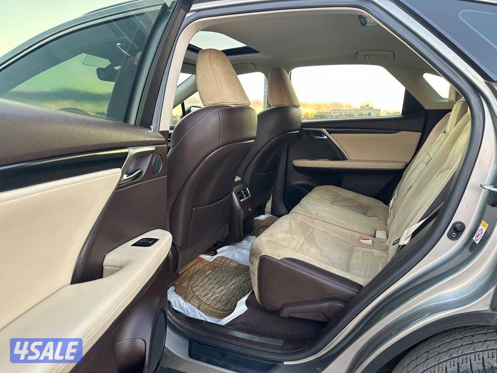 لكزس RX 350 موديل ٢٠١٧ في قمة النظافة8