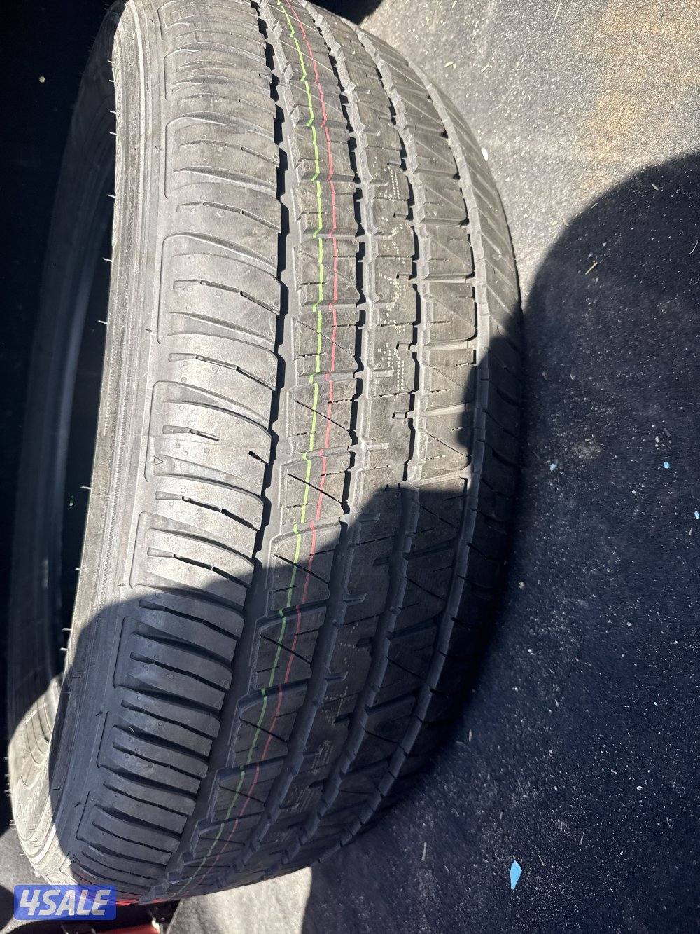 للبيع تاير واحد مال لاند مو ماشي بالشارع كلش جديد نظيف الخطوط عليه0