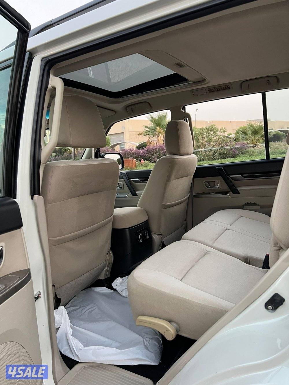 باجيرو 2022 فل اوبشن فتحه وثلاجه وخريطه لون صدفي بحاله الوكاله7