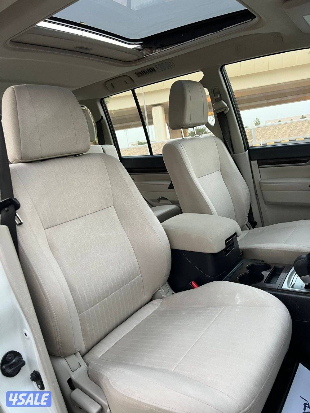 باجيرو 2022 فل اوبشن فتحه وثلاجه وخريطه لون صدفي بحاله الوكاله9