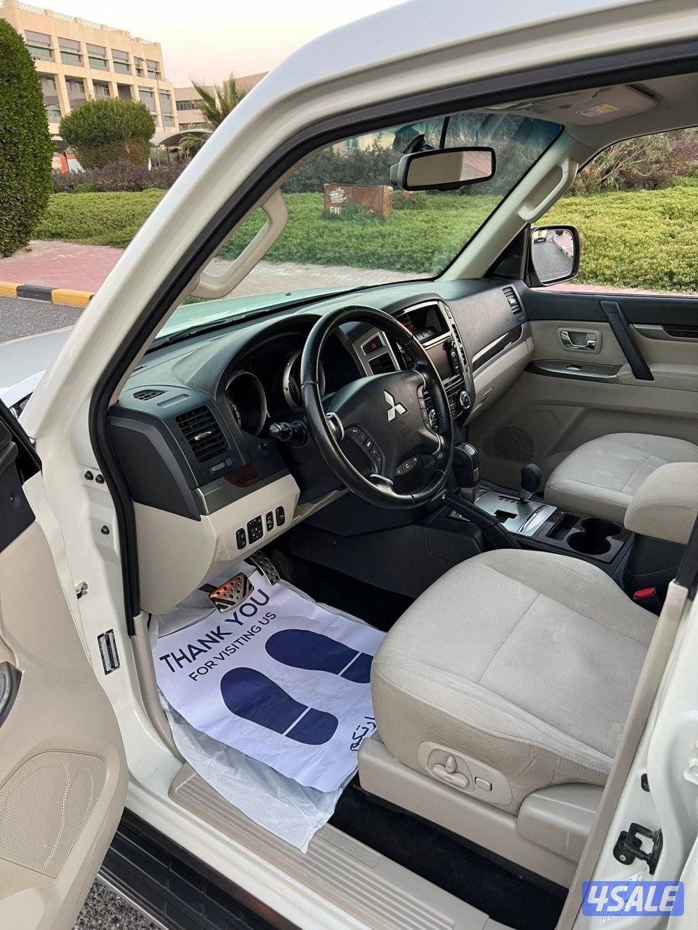 باجيرو 2022 فل اوبشن فتحه وثلاجه وخريطه لون صدفي بحاله الوكاله10