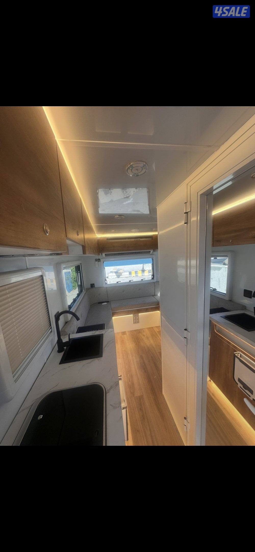 كرفان GMC HD 2500 موديل ٢٠١١ كامبر فايبرجلاس من مصنع لايف كرفان1