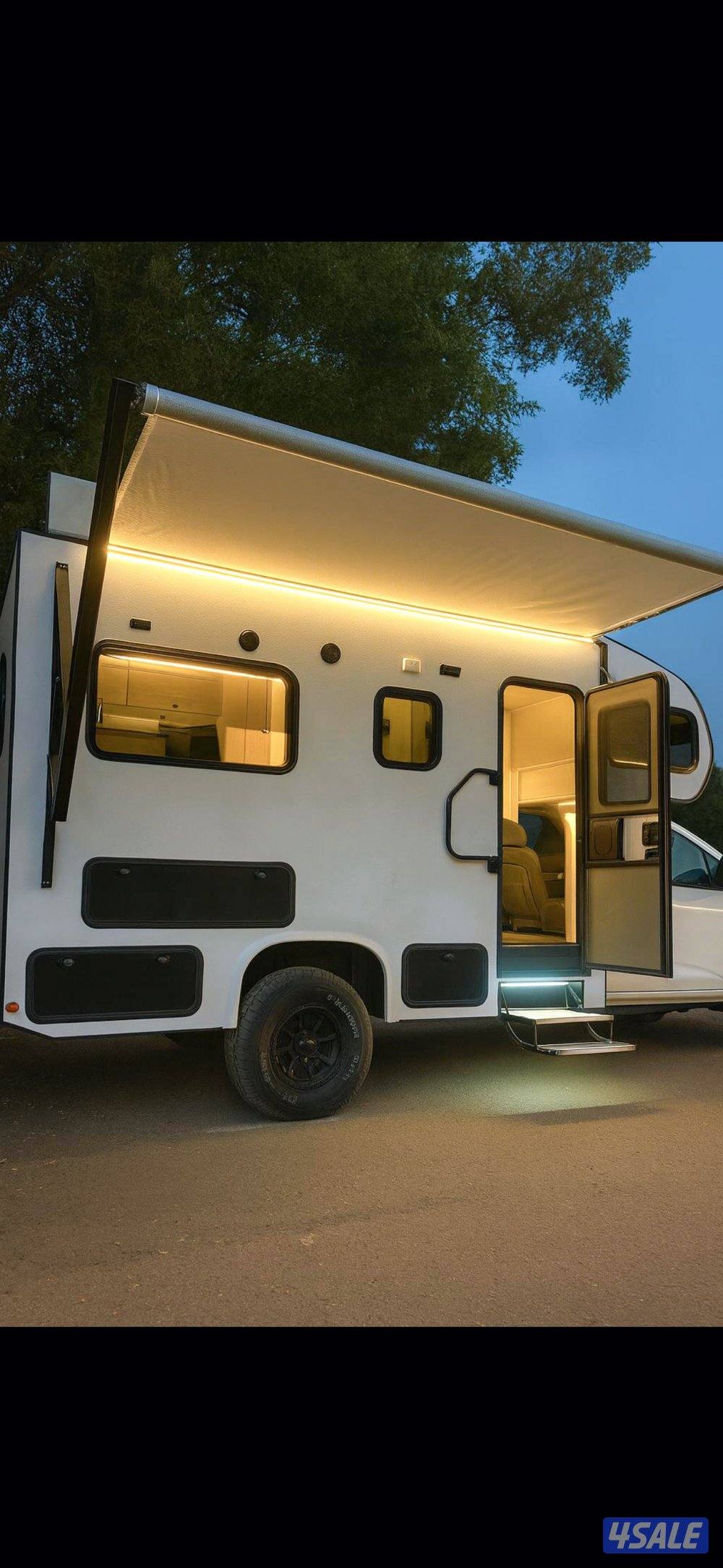 كرفان GMC HD 2500 موديل ٢٠١١ كامبر فايبرجلاس من مصنع لايف كرفان11