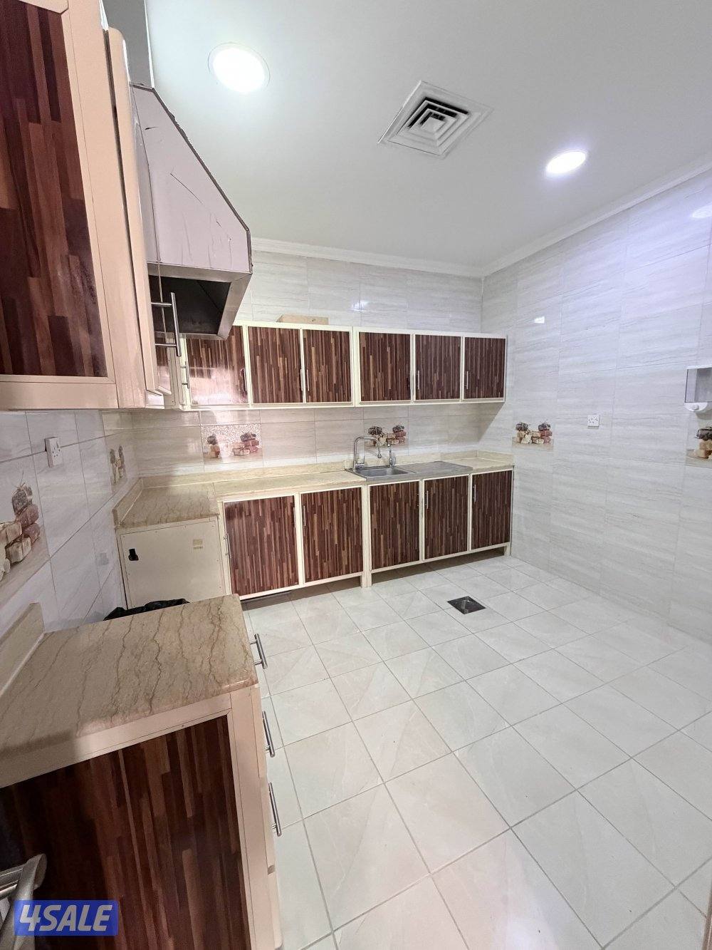 شقق للإجار - ضاحية الصديق10