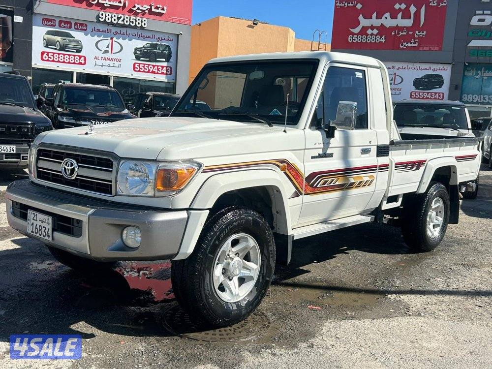 تويوتا لاند كروزر شاص LX .V6
موديل 2021
ماشى 76.000 k.m
وارد الساير .0