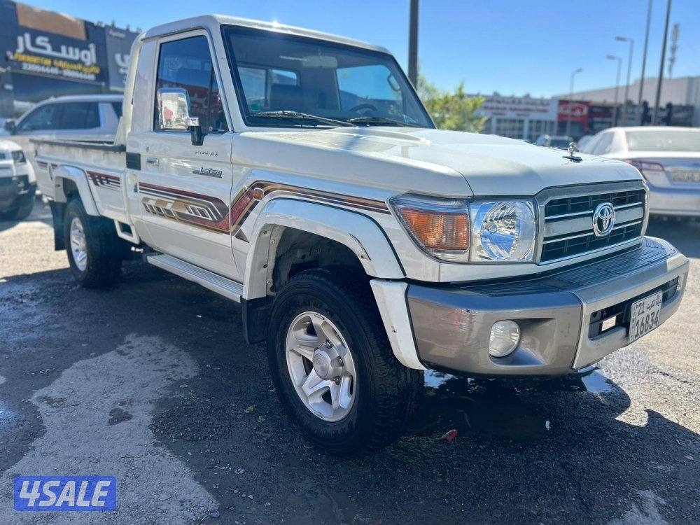 تويوتا لاند كروزر شاص LX .V6
موديل 2021
ماشى 76.000 k.m
وارد الساير .1