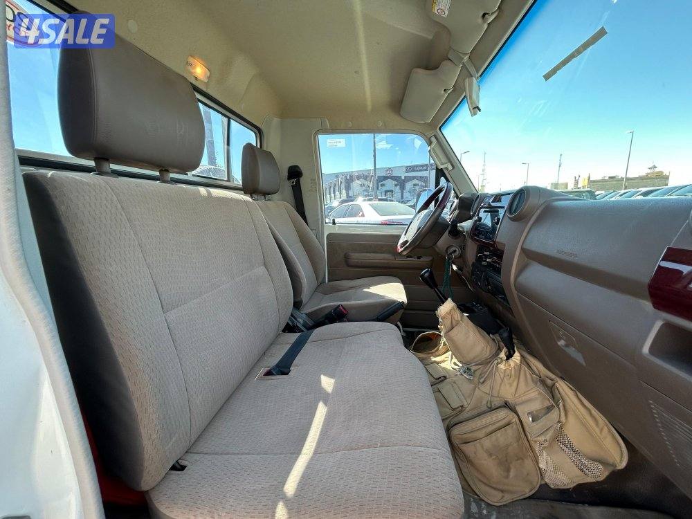 تويوتا لاند كروزر شاص LX .V6
موديل 2021
ماشى 76.000 k.m
وارد الساير .7