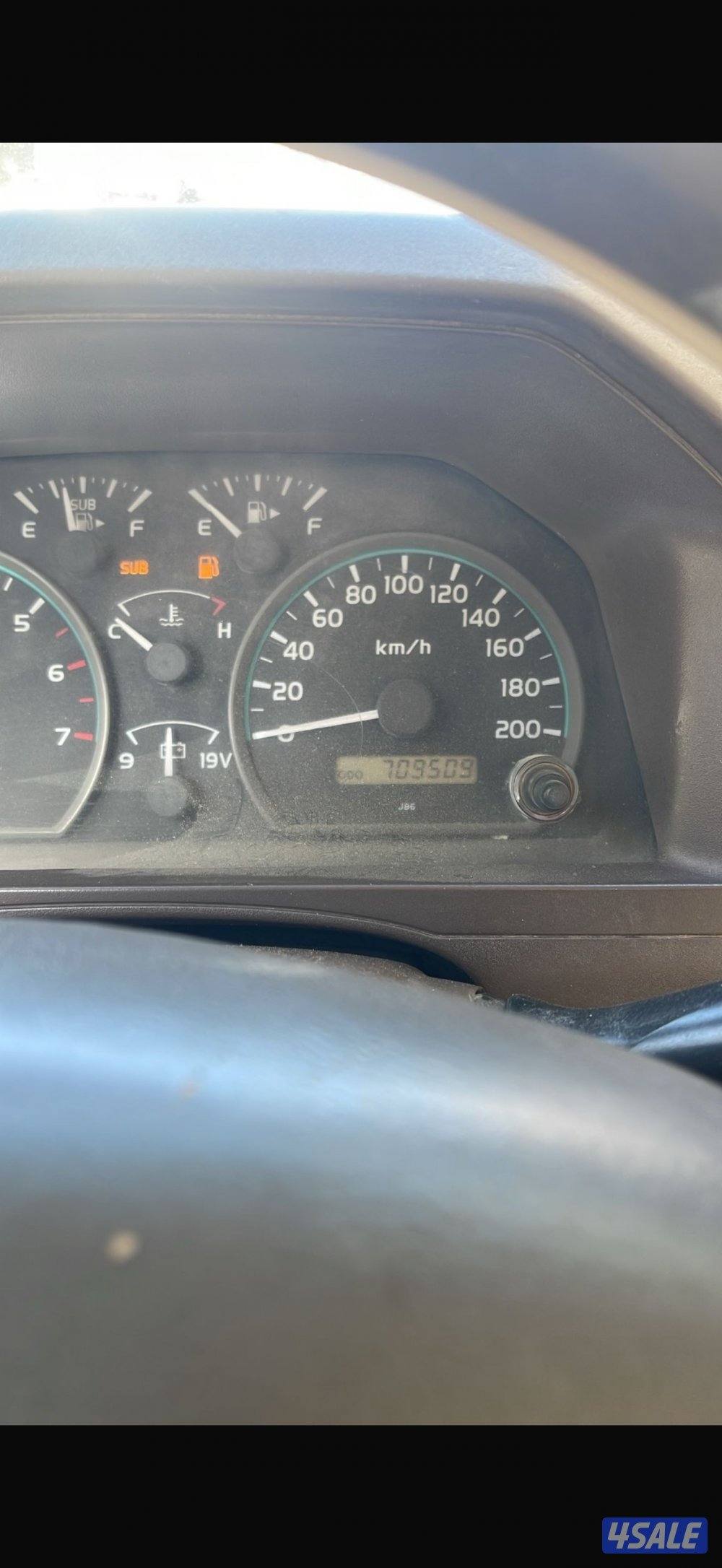 للبيع تويوتا شاص موديل 2012 السياره نظيفه جدا واستعمال يومي فحص كامل4