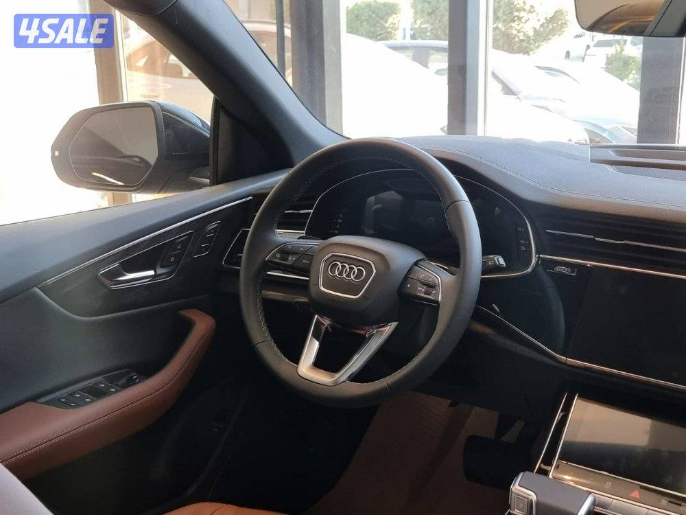 Audi Q8 S-Line 30L9