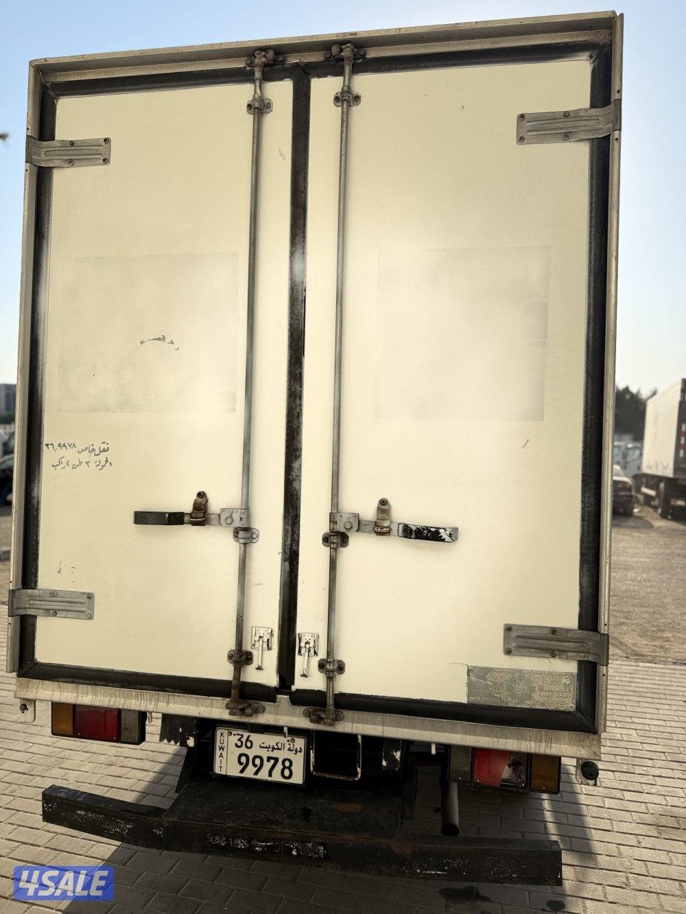 للبيع هاف لوري 20084