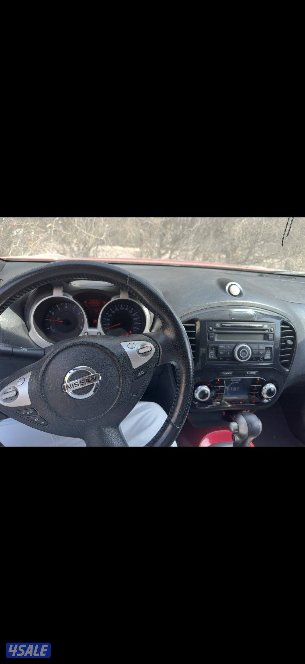 نيسان جوك ٢٠١٢ أحمر نظيف3