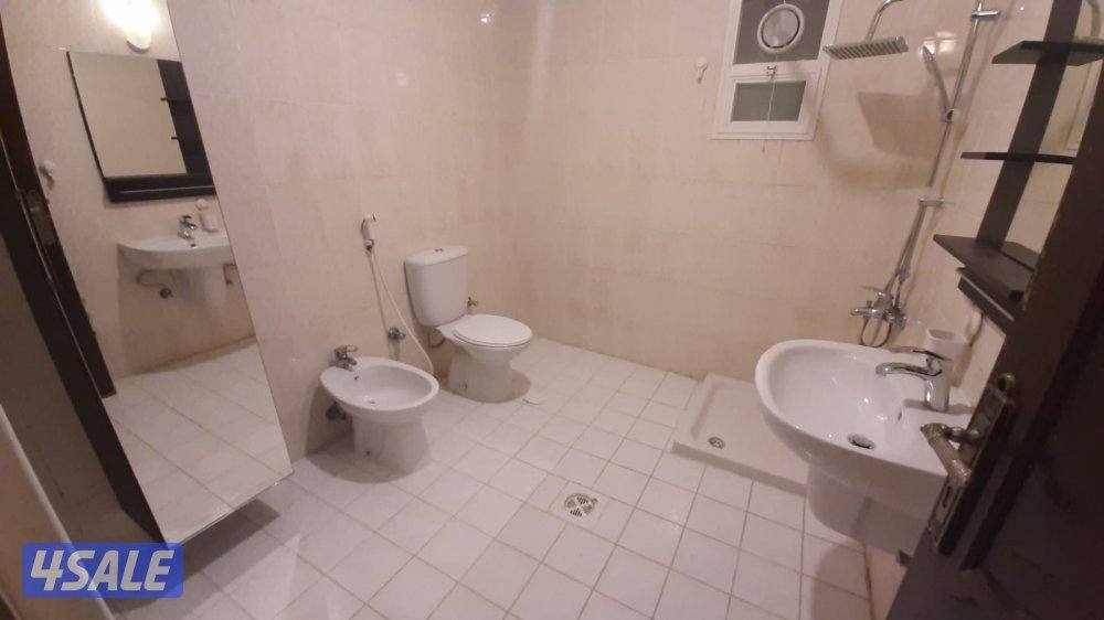 للإيجار شقه دورين6