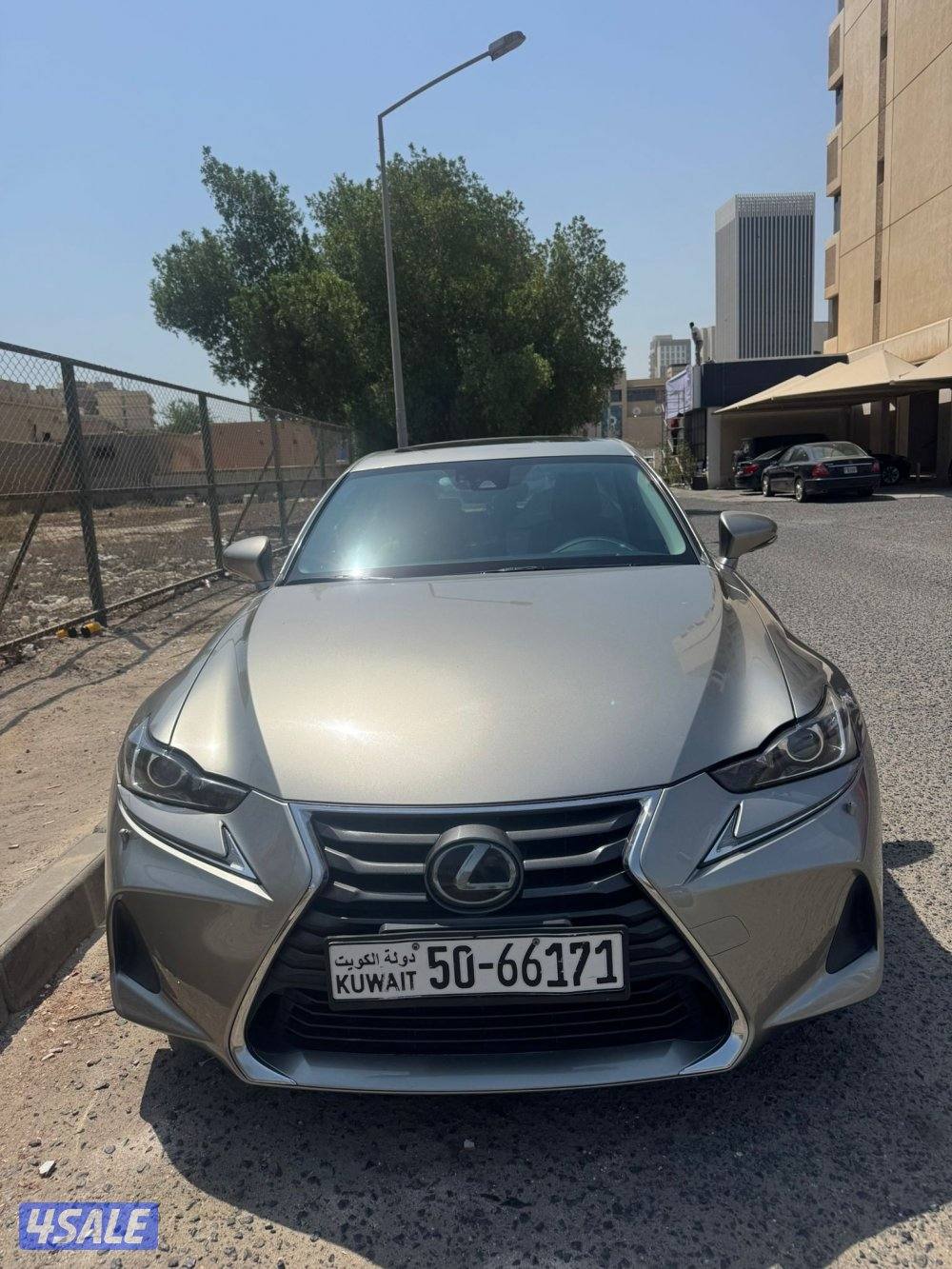 Lexsus IS 300 - model 2019 - 80000 km0