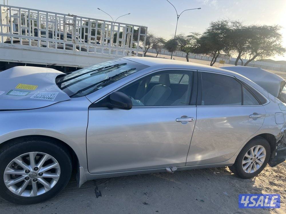 للبيع كامري ٢٠١٧ جايها حادث البيع على حالتها6
