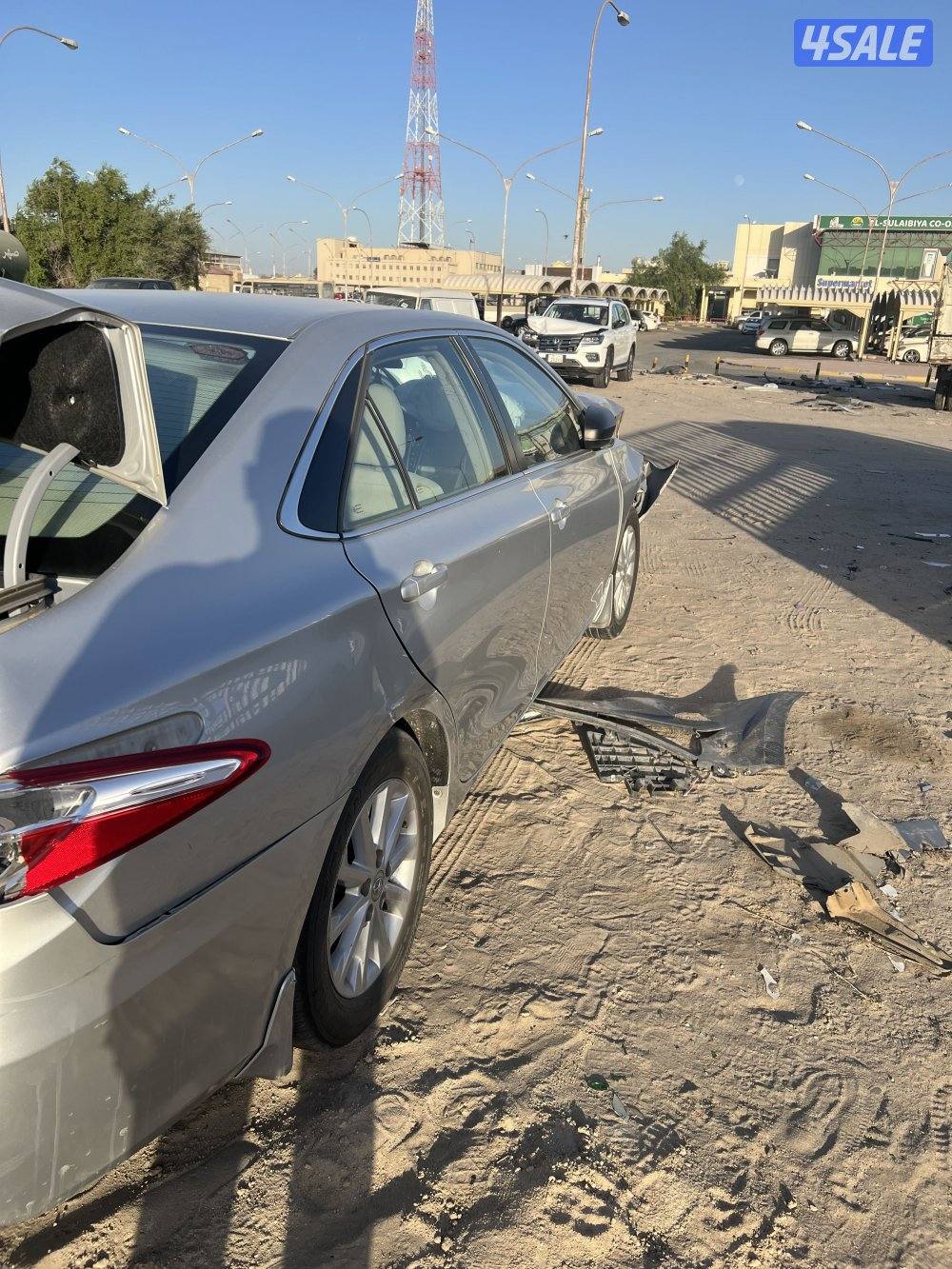 للبيع كامري ٢٠١٧ جايها حادث البيع على حالتها8