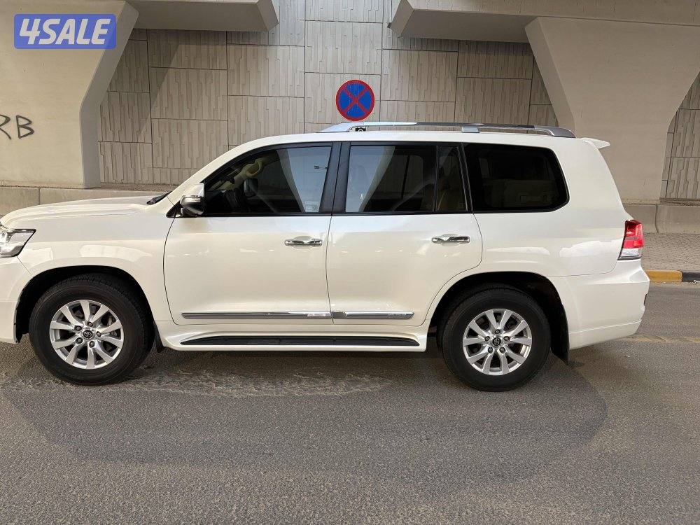 جيب تويوتا لاند4