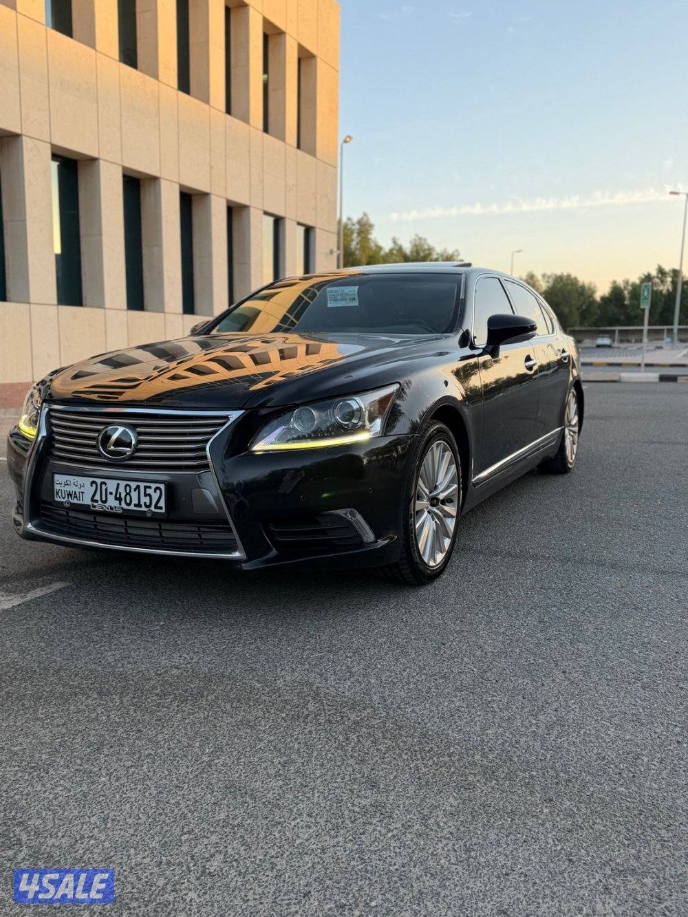 للبيع لكزس LS460L قمه بالنضافه الساير لارج فل كامل1