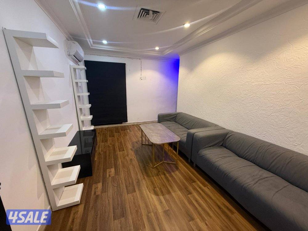 يوجد لدينا شقق للايجار سوبر لوكس فاضي وخلو غرفة صاله حمام مطبخ باركن س8