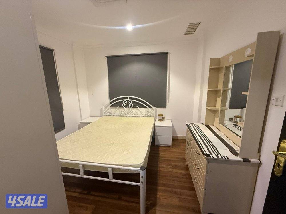 يوجد لدينا شقق للايجار سوبر لوكس فاضي وخلو غرفة صاله حمام مطبخ باركن س10