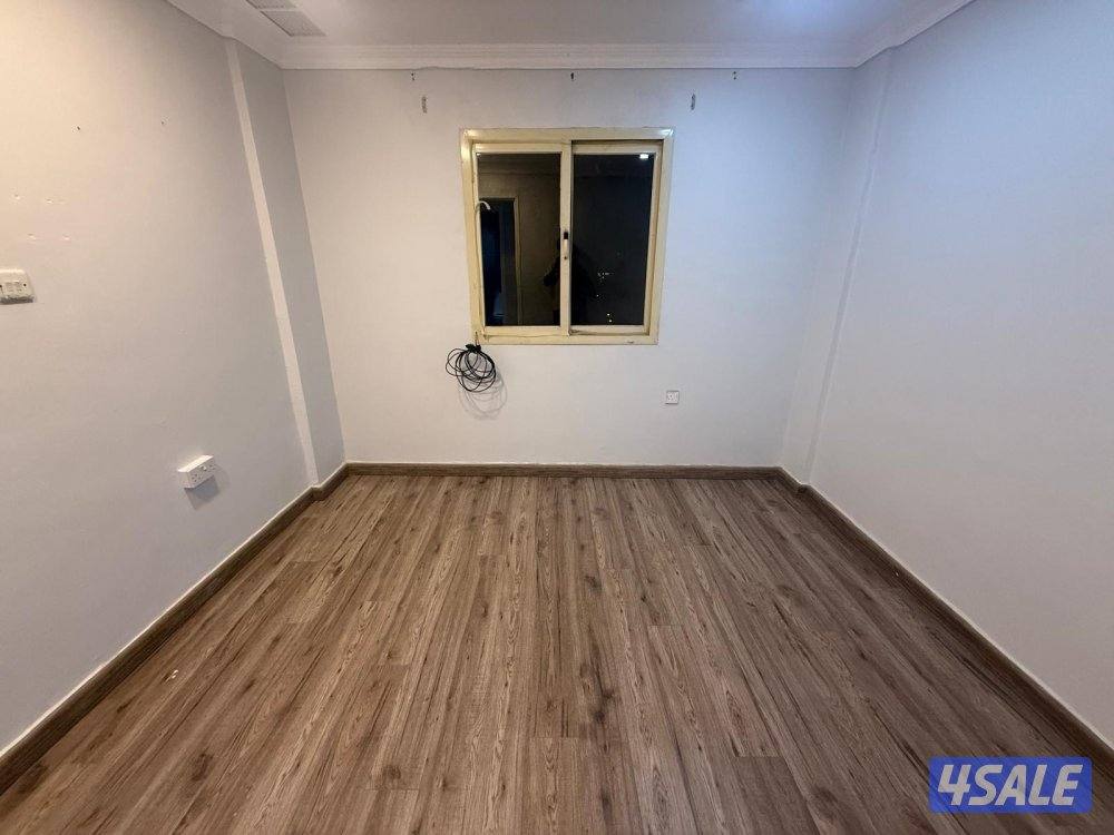 يوجد لدينا شقق للايجار سوبر لوكس فاضي وخلو غرفة صاله حمام مطبخ باركن س14