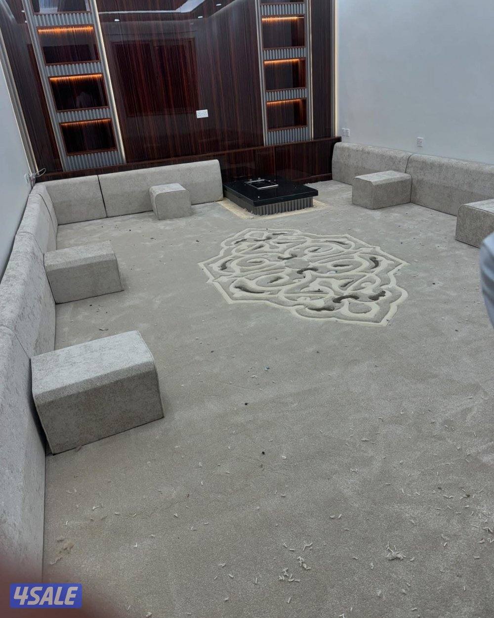 موسسة في الخليج. الأثاثات والمفروشات0