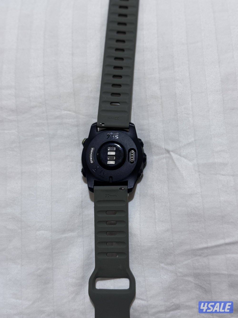 للبيع مجموعة من ساعات garmin5