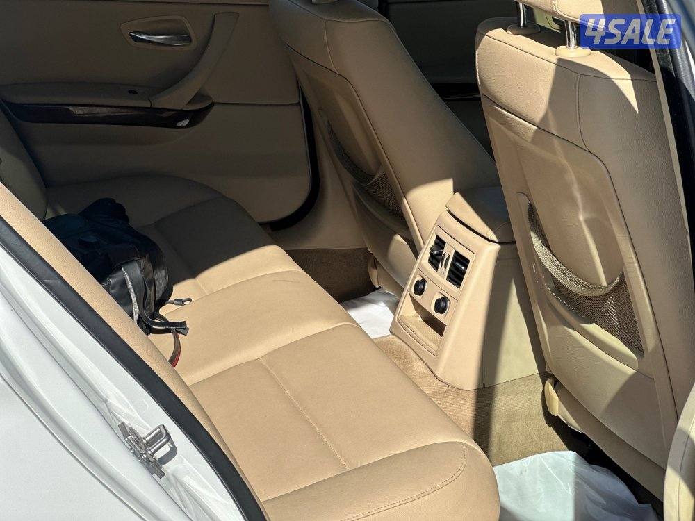 للبيع بي ام 323i ماشي ٣٠ الف كيلو وارد الوكالة الغانم5