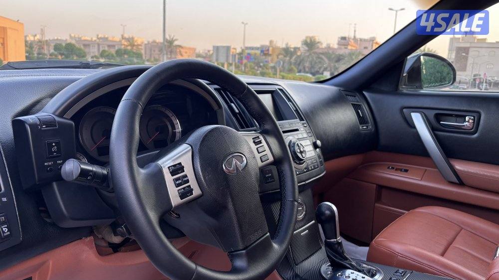 للبيع انفينيتي FX بحالة ممتازه8