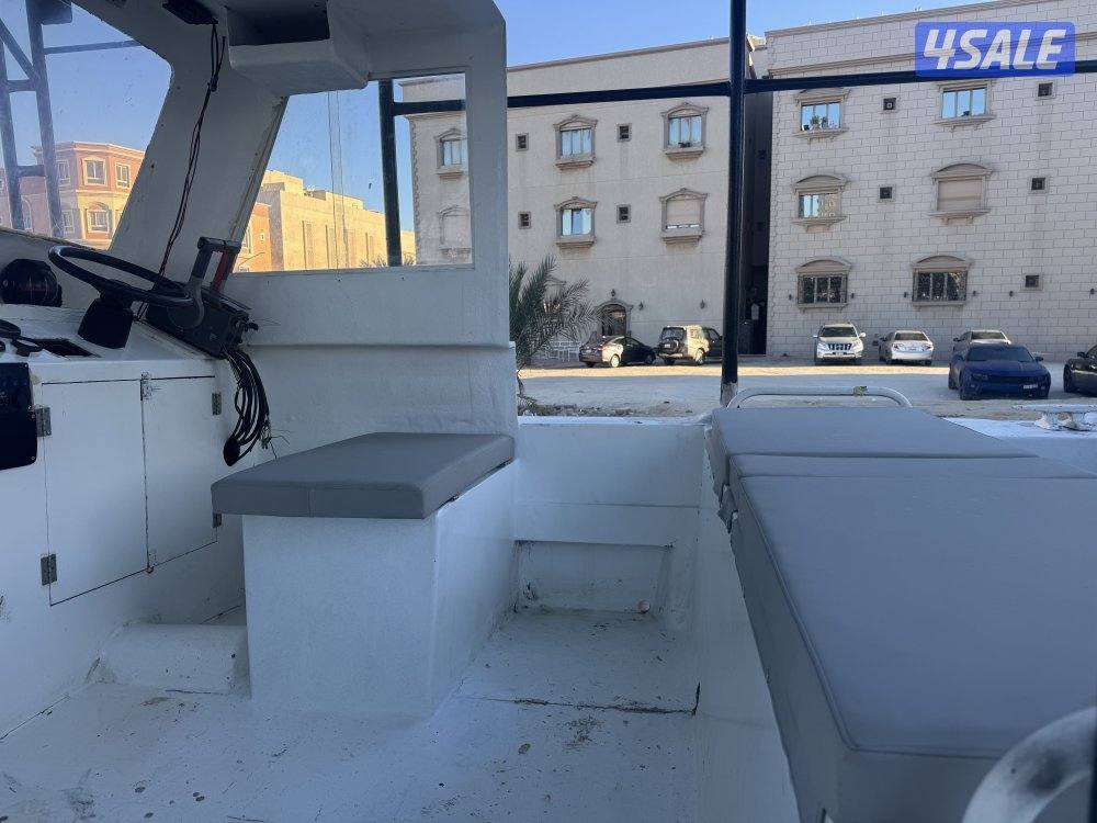 للبيع طراد اماراتي 36 قدم مجدد بالكامل كهرباء تنجيد سيرفس كامل للمكابن7