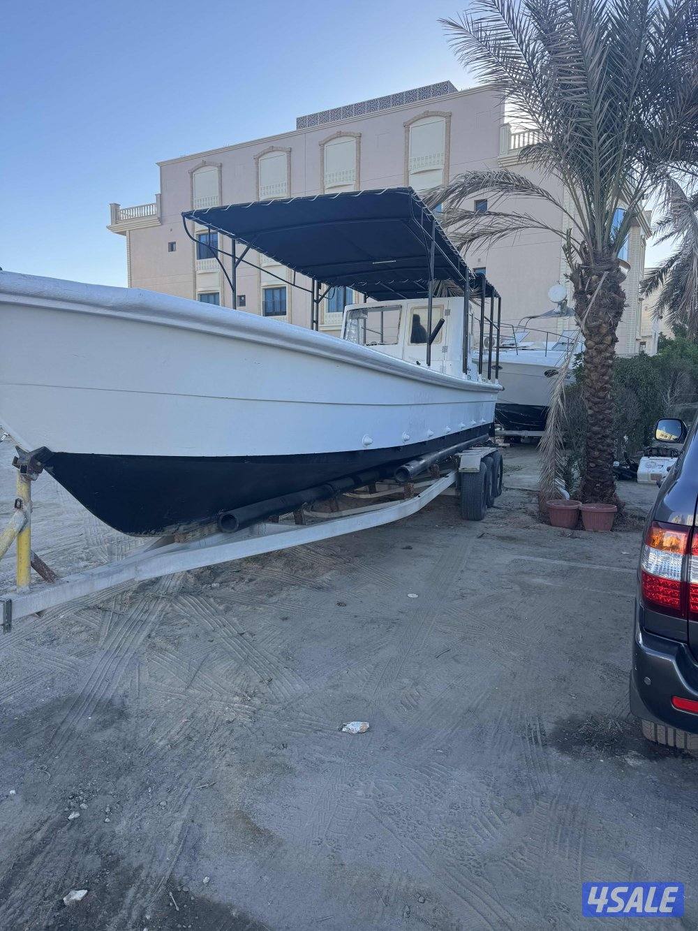 للبيع طراد اماراتي 36 قدم مجدد بالكامل كهرباء تنجيد سيرفس كامل للمكابن13