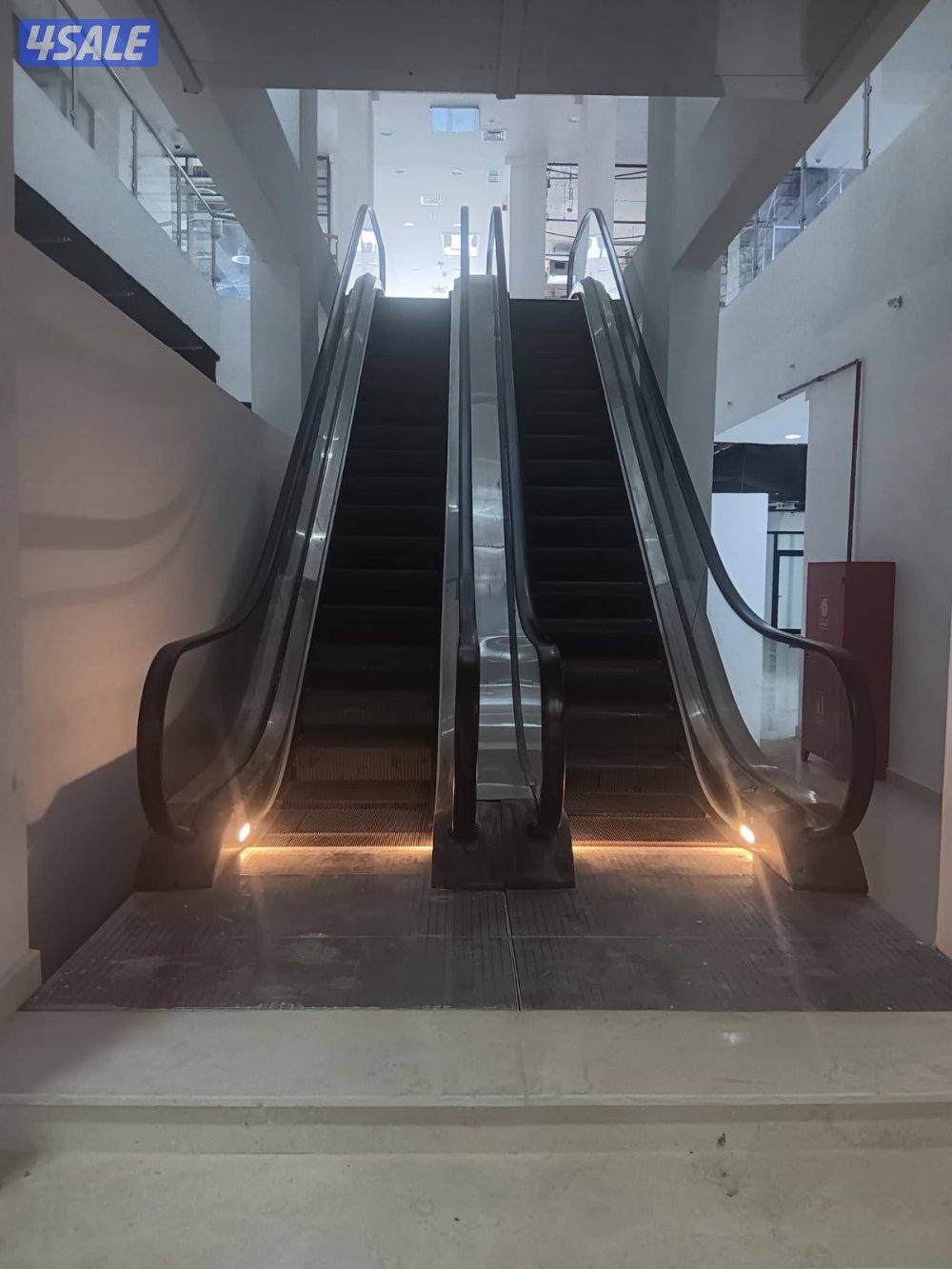 مكتب للايجار بالخيران البحريه مع رقم الي2