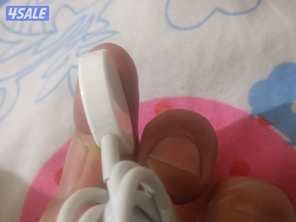 شاحن واتش ابل وايرليس اصلي جديد بالسريال نمبر3