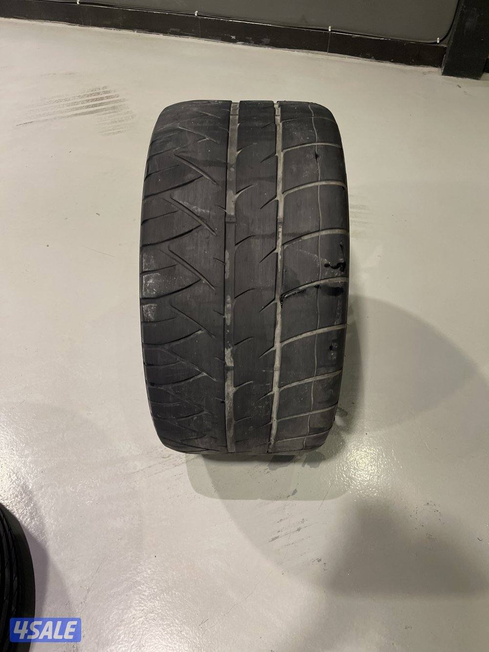 رنقات مرسيدس c63 مع تواير سيمي سليك1