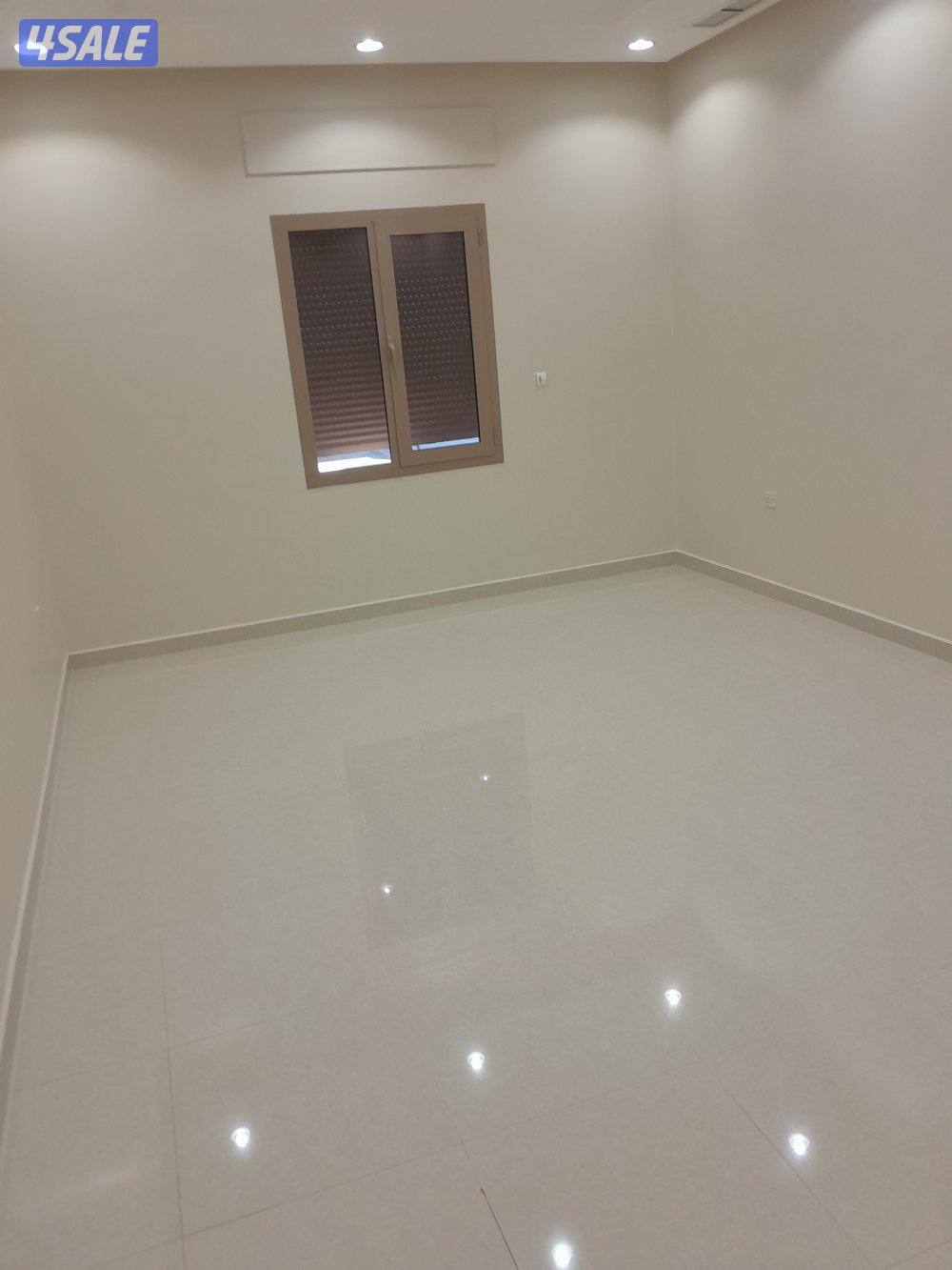 للايجار شقه صباح السالم ارضي مدخل خاص جنب الجمعيه0