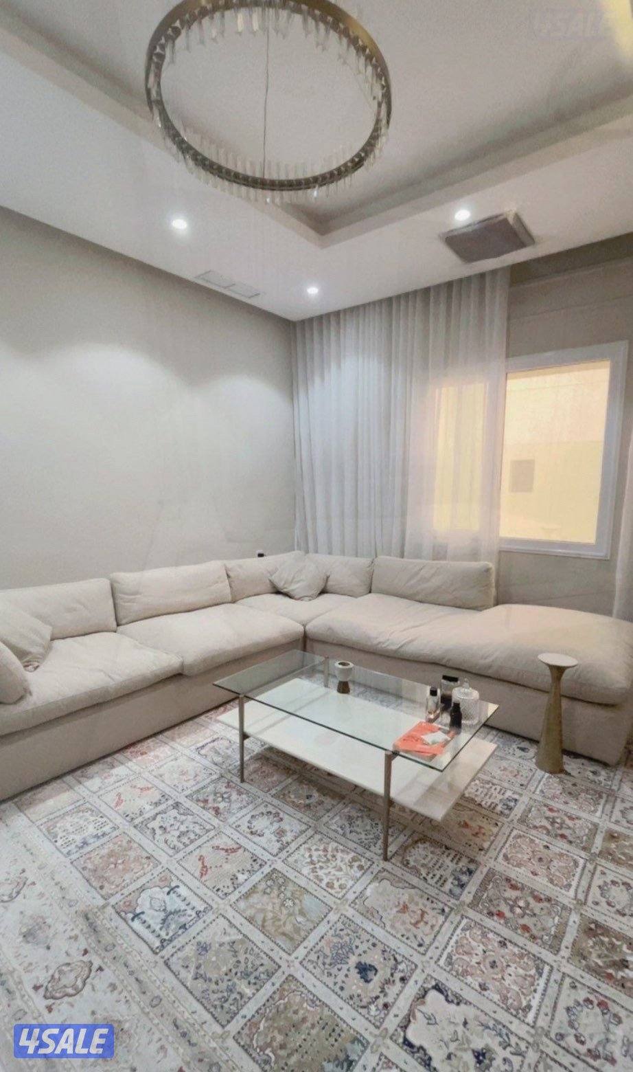 للبيع: قنفة من أبيات بجودة عالية2