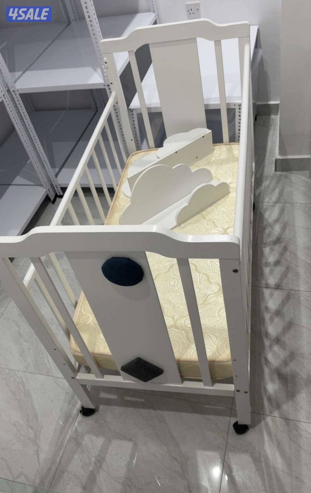 للبيع سرير اطفال0