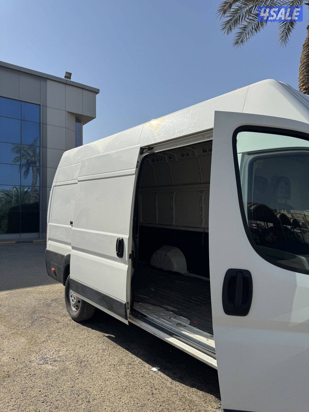 بيجو بوكسر 20213