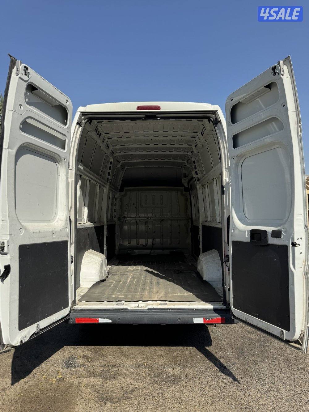 بيجو بوكسر 20215