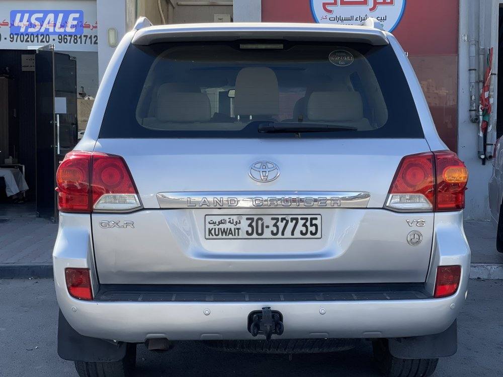 لاند كروزر GXR 2014 ماشي 362 الف كم صبغ الوكالة ما عدا قطعة واحدة4