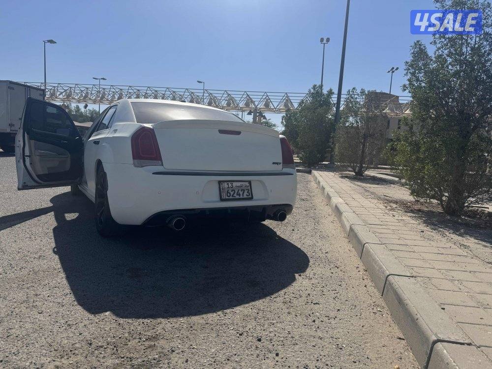 كرايسلر C300 ٨ سلندر1