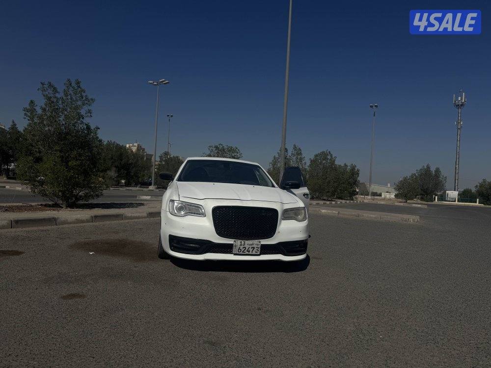 كرايسلر C300 ٨ سلندر3