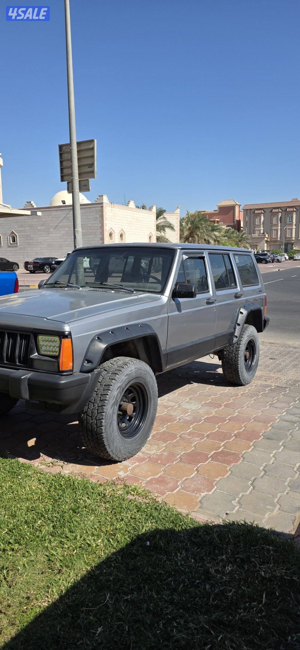 جيب شروكي ١٩٩٤ (تجهيز امريكي)1