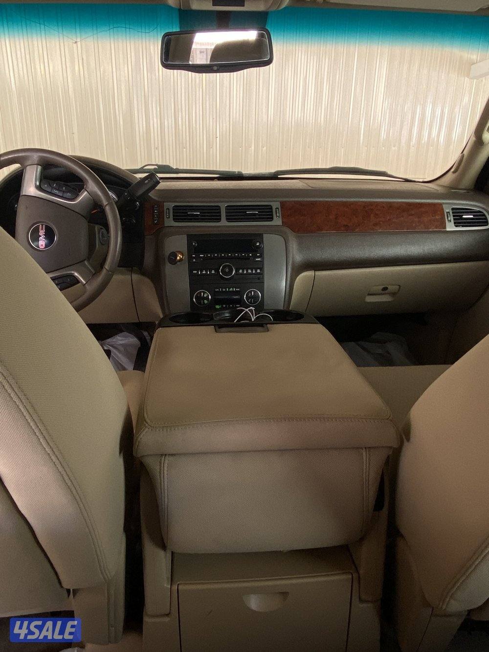 يوكن 2011 ماشي 390 الف فقط2