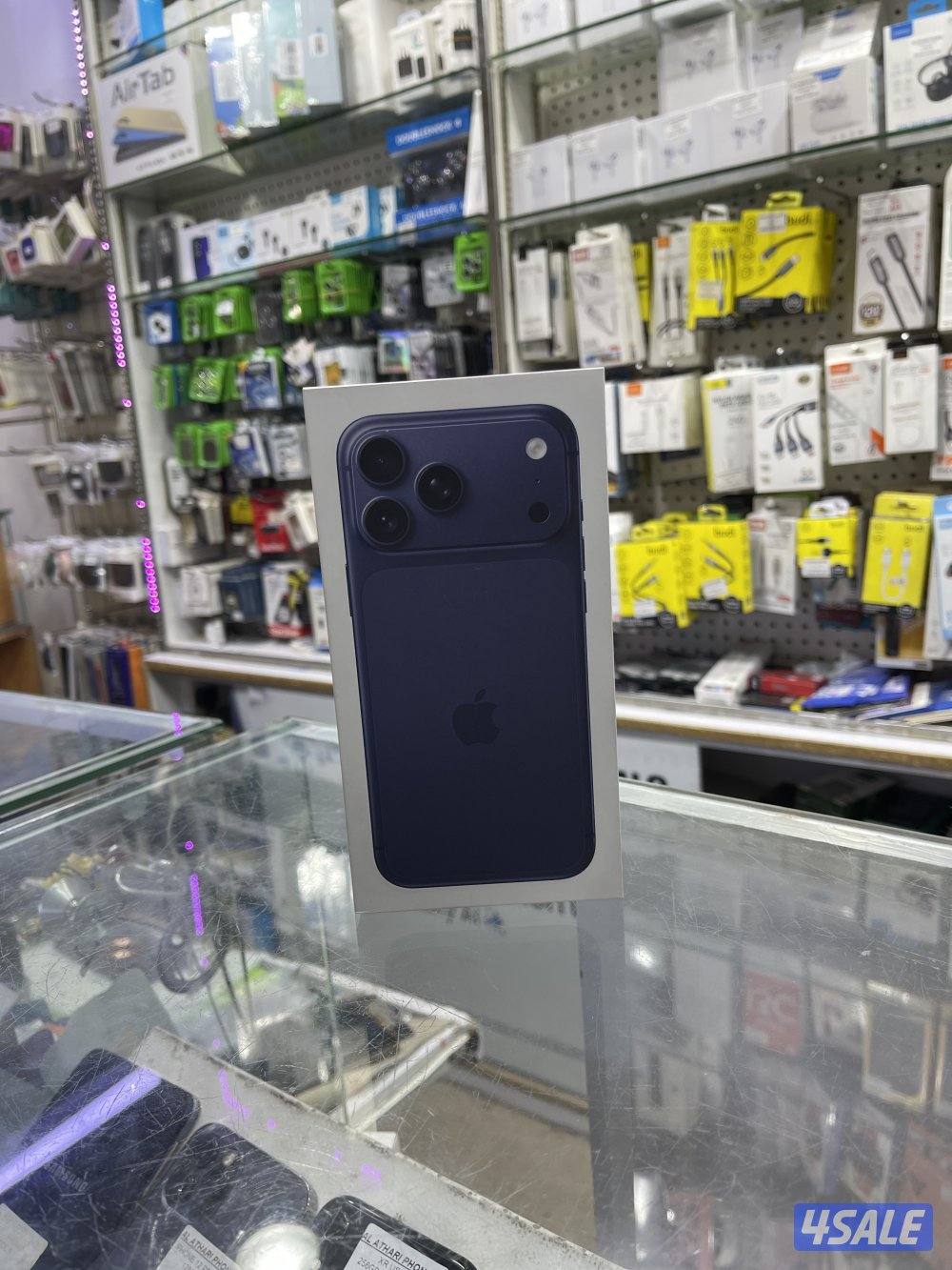 ايفون ١٧ برو مكس ٢٥٦ جب كرتون عربي0