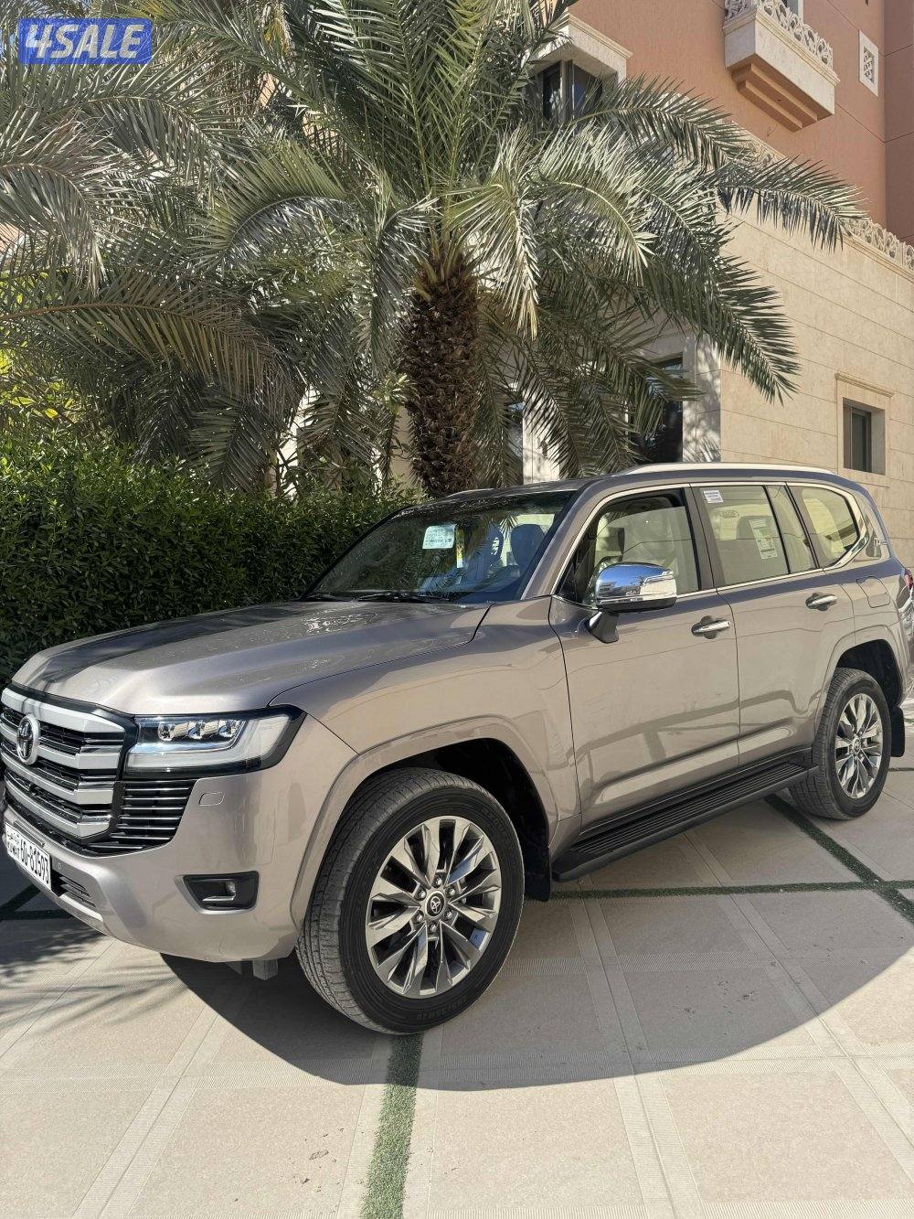 للبيع لاند كروزر VX عداد 34 الف صبغ الوكالة0