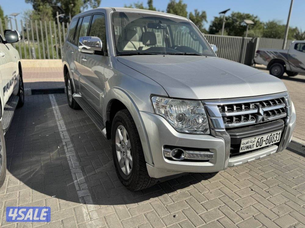 باجيرو 2022 صبغ الوكاله عداد 160 الف شرط الفحص المكينه الصغيره8